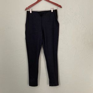 Jones NY
M- blue w black stretchy material on sides
Tapered legs